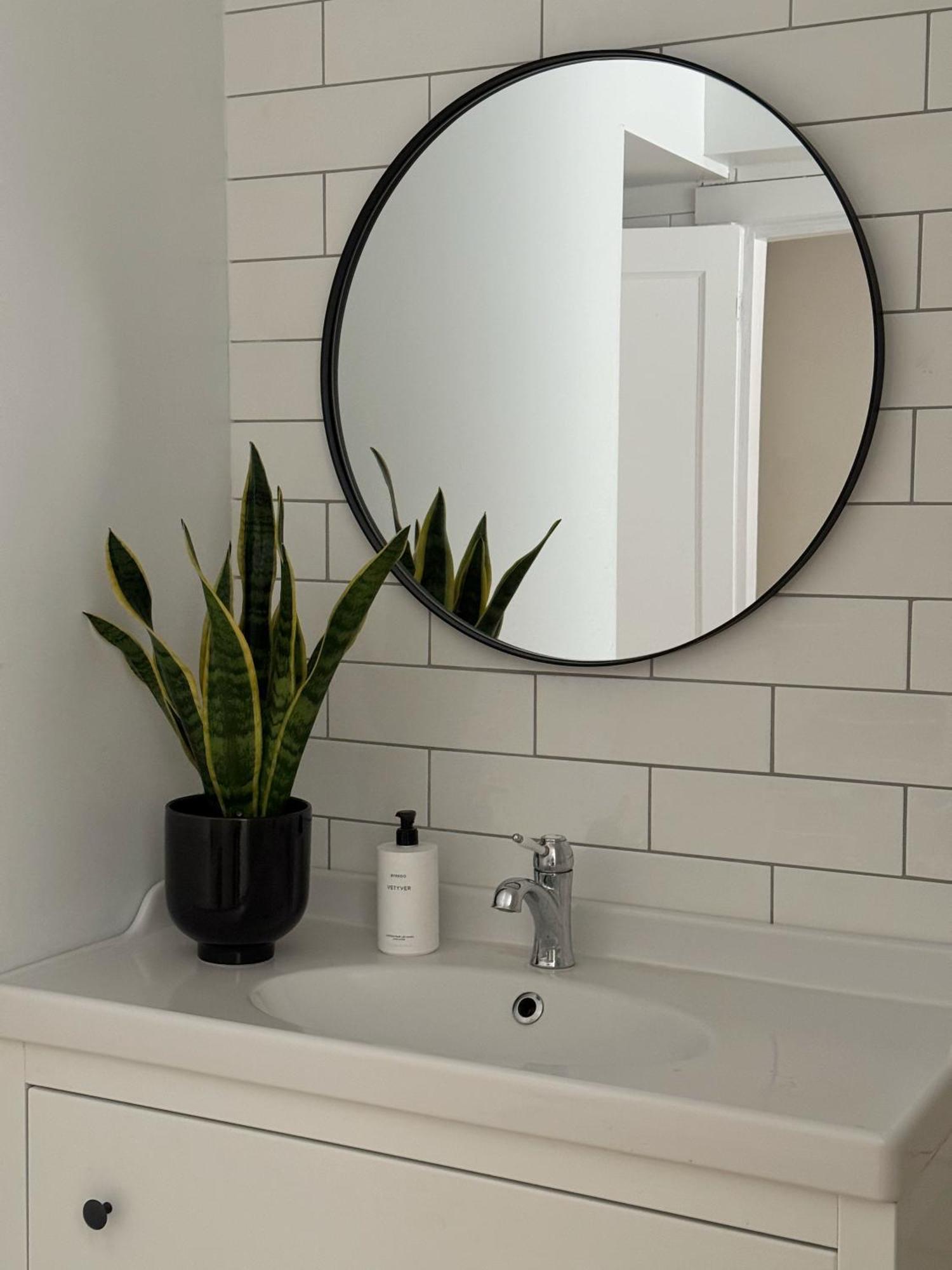 Comfortable And Stylish Apartment In Quiet Area Downtown Reykjavik Luaran gambar